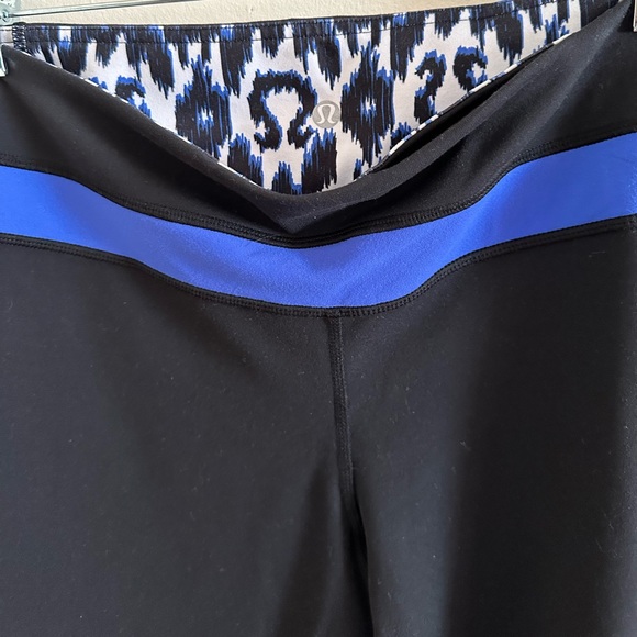 Lululemon Cropped Black and Blue Pants Size 12 - Picture 3 of 4